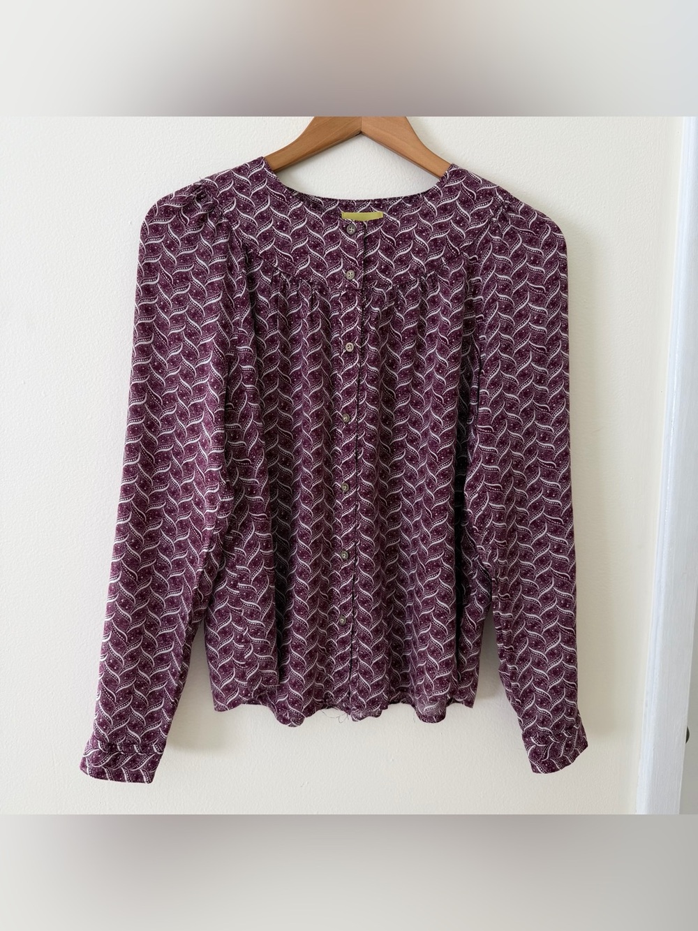 Anthropologie Maeve Purple & White Patterned Long Sleeve Button
Up Blouse Size S